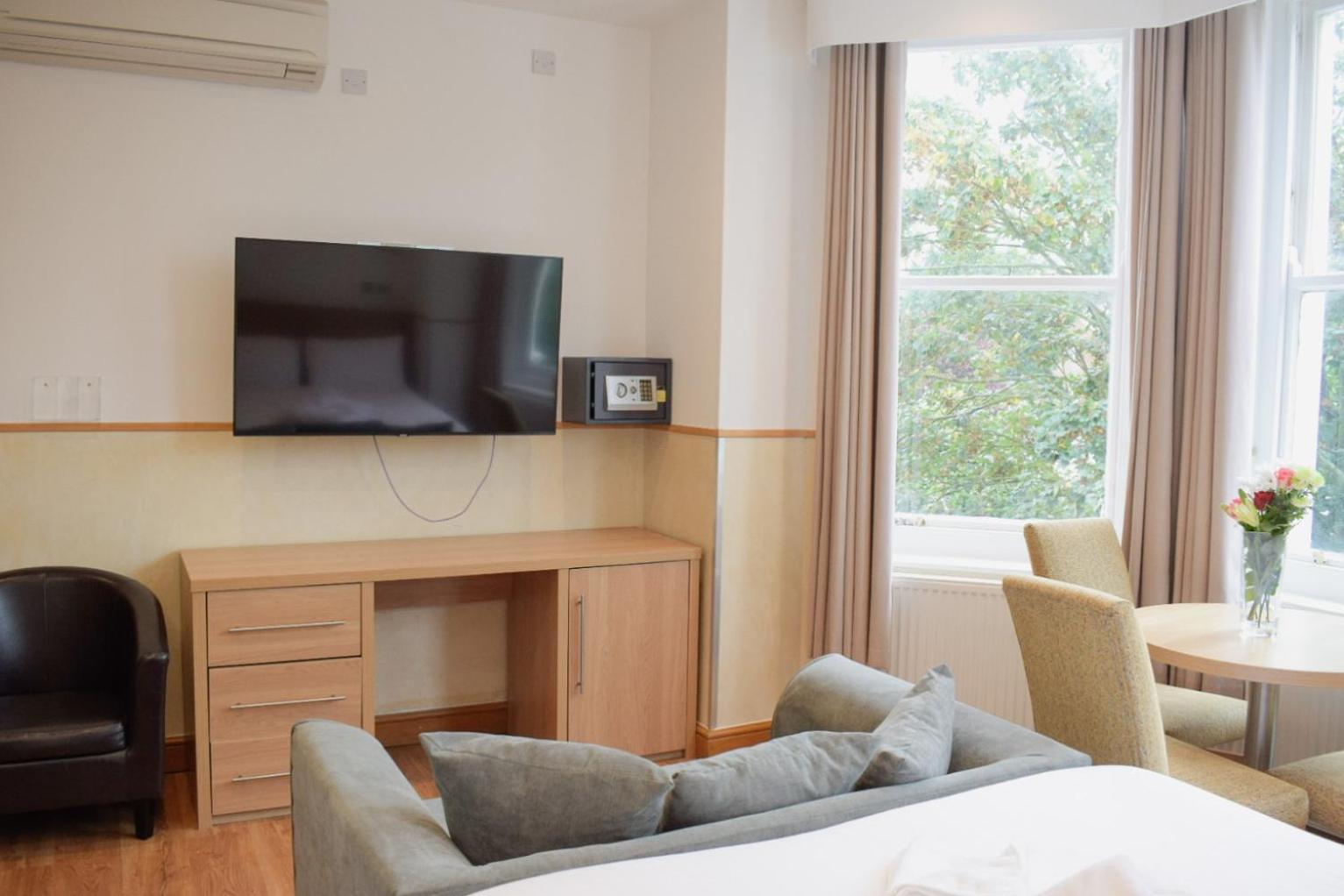 Osborne Aparthotel Eastbourne Exterior photo