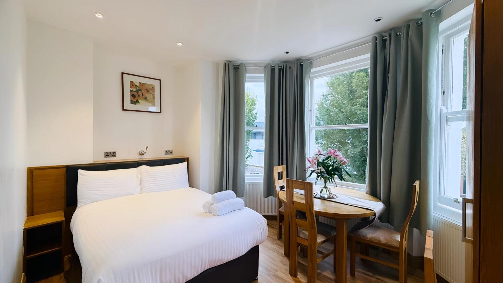 Osborne Aparthotel Eastbourne Exterior photo