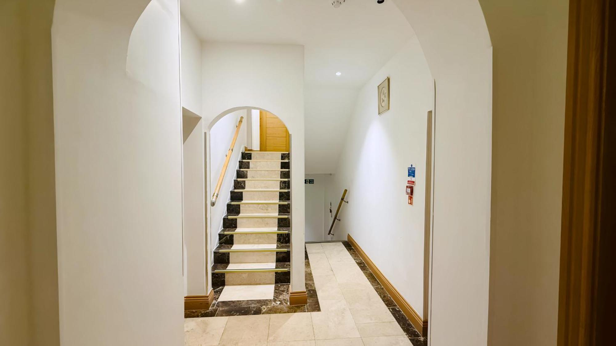 Osborne Aparthotel Eastbourne Exterior photo